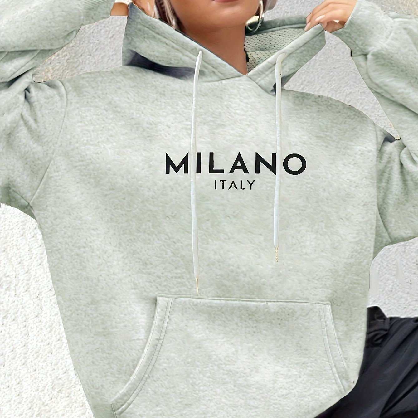 Casual long sleeved light gray printed hoodie with kangaroo pocket and Milano Italy text design